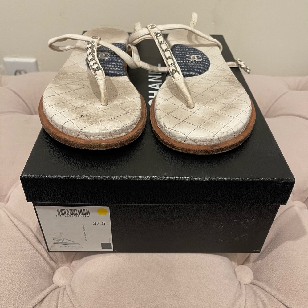 Chanel White Sandals With Chain 37.5